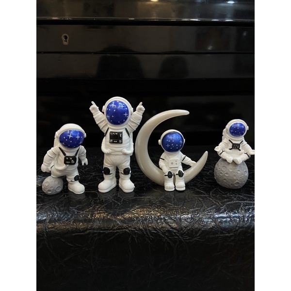 Bộ 3 mô hình nhà du hành vũ trụ trang trí ô tô nhà cửa và decor bánh kem sinh nhật