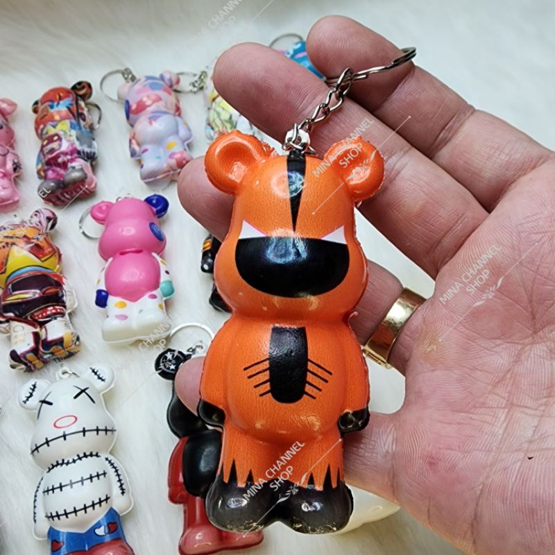 Squishy Móc Khóa Nhân Vật Gấu Bearbrick, Ngộ Nghĩnh, vui nhộn, Dễ thương, đáng yêu giá rẻ có bao bì kính.