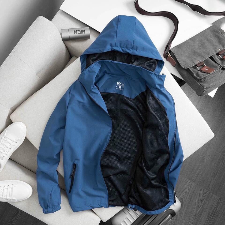 Áo khoác dù Lota thời trang nam nữ nhiều túi, lót lưới bên trong thoáng mát, mũ áo tháo rời tiện lợi.