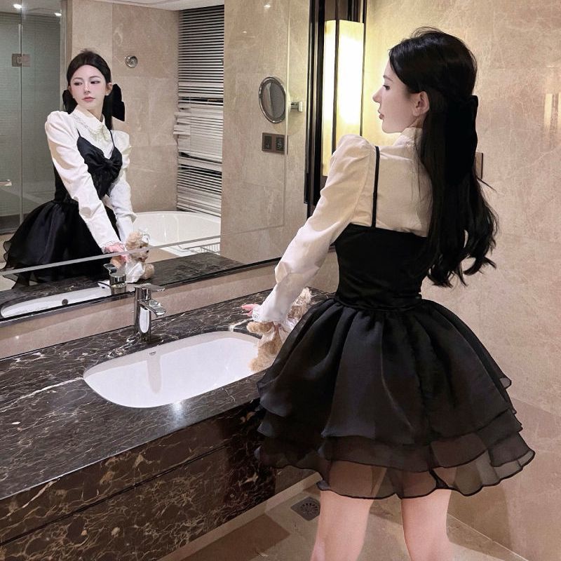 Bộ Áo Ren Dài Tay + Chân Váy Xòe Xinh Xắn Dành Cho Nữ