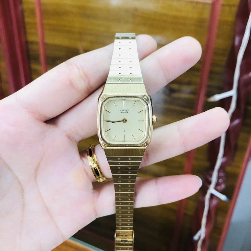 Đồng hồ nữ si nhật dáng tank hiệu Sunlord