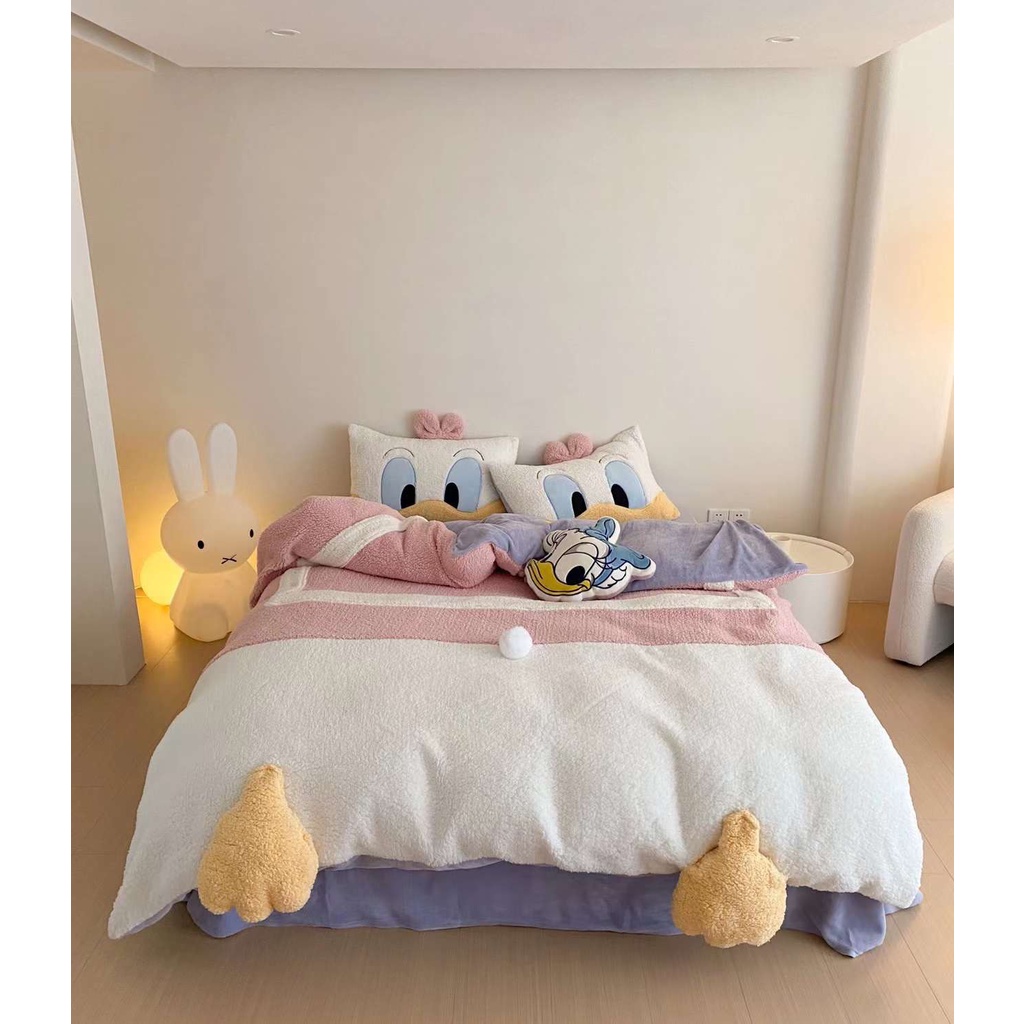 Bộ chăn ga và vỏ gối nỉ lông cừu Disney cao cấp kèm gối trang trí - Mùa Decor