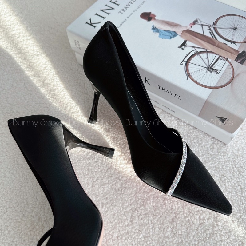 Giày cao gót quai đá chéo - Bunny Shoes