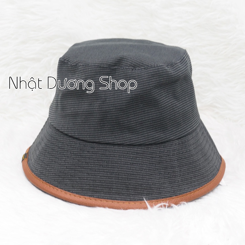 Mũ bo vành nhỏ thêu chữ, chất liệu vải cotton cao cấp, phía trong có may tem, vành nón có viền da phù hợp cho nam và nữ.