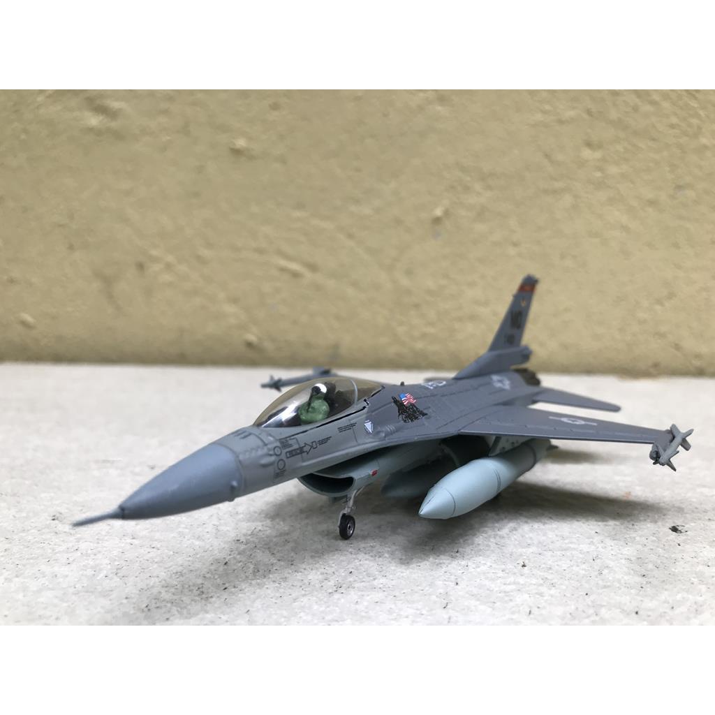 Mô hình Máy bay F-16C 1:100
