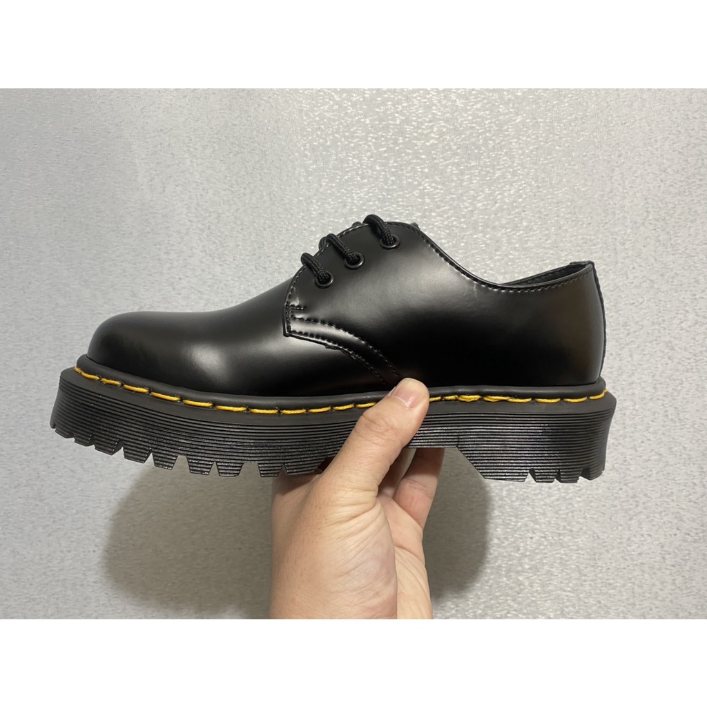 Giày Dr.Martens Airwair cổ thấp mũi tròn bằng da đế dày dành cho nữ