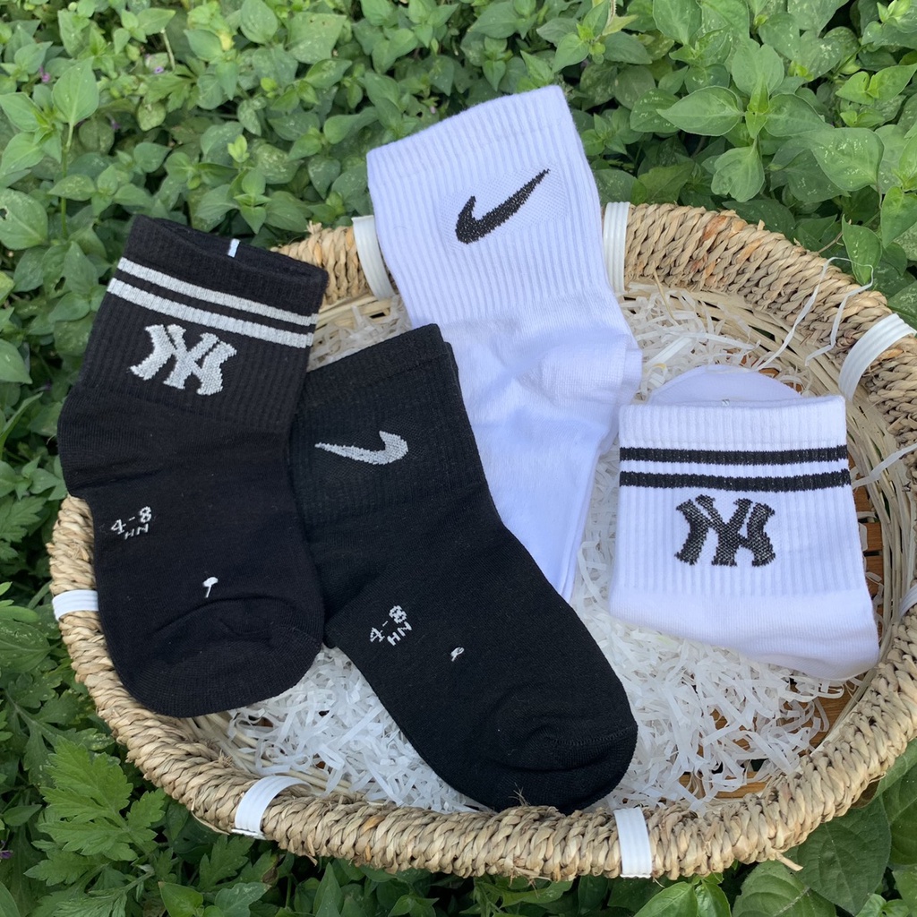 Tất nike cho bé cao cổ Màu đen trắng phong cách thể thao