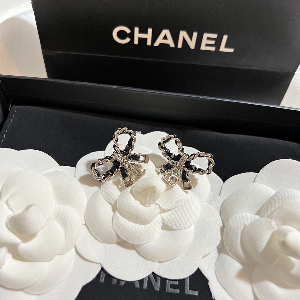 Khuyên Tai Nơ Da Chữ C Đôi Thời Trang Mới Cho Nữ