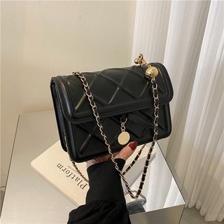 Túi nhỏ họa tiết dập nổi caro dành cho nữ, đây đeo chéo dạng chuỗi sang trọng size 19cm, kiểu dáng thịnh hành 2022
