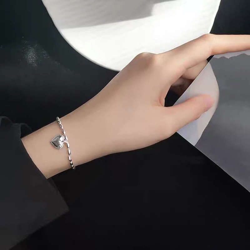 Vòng Tay Trang Sức Hình Trái Tim Đơn Giản Cho Nữ