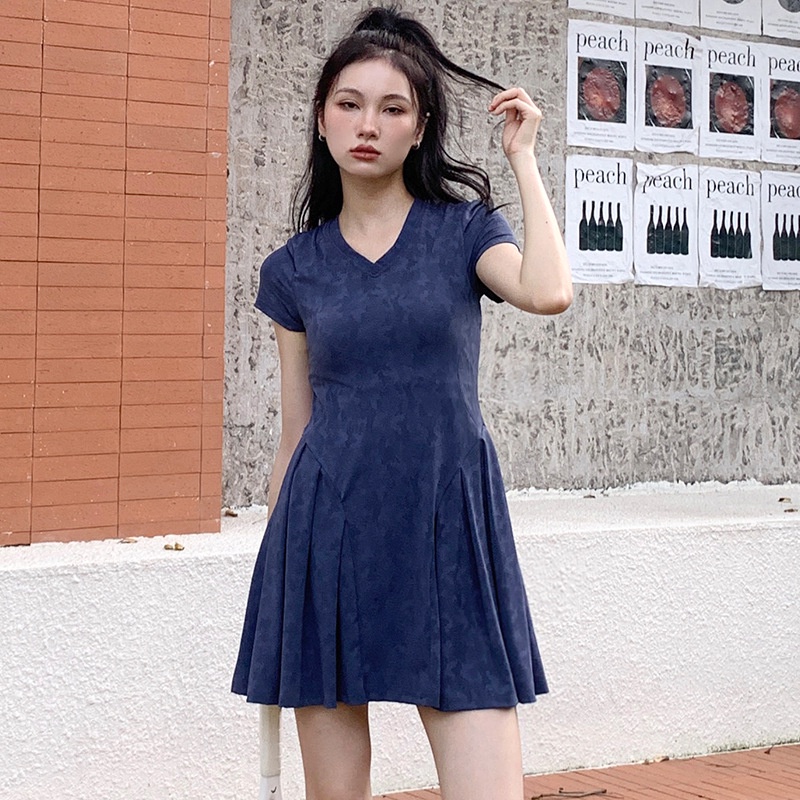 Váy Tennis Cổ Chữ V Kèm Áo Ngực Thể Thao