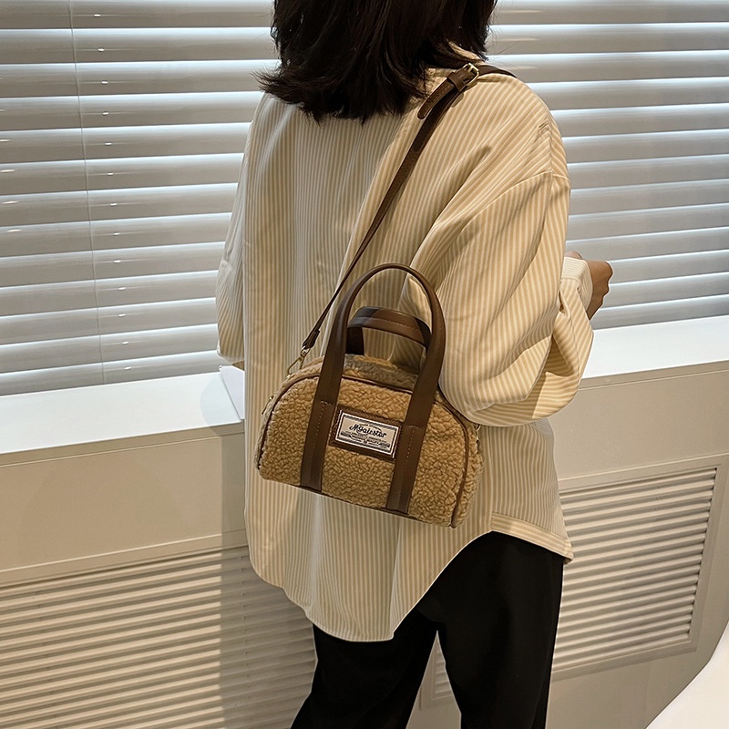 Túi Xách Phối Lông Có Dây Xích Đeo Vai Thời Trang Thu Đông Mới Dễ Phối Đồ