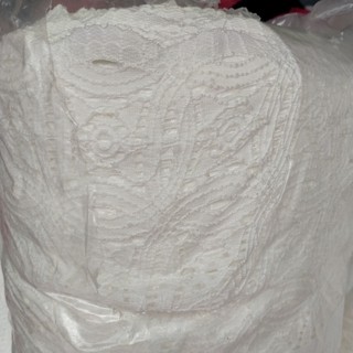 Đầm ren form body khoe dáng