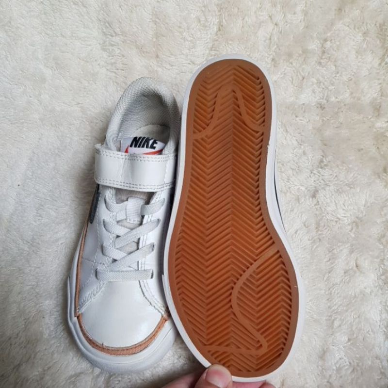 GIÀY SI TUYỂN TRẺ EM  - SZ 17CM MỚI 95%