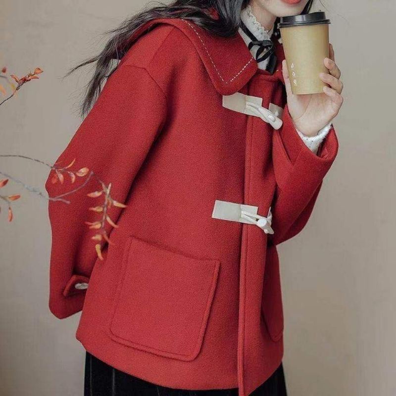 Áo khoác nỉ mỏng hai cúc cài khuy gỗ dáng ngắn