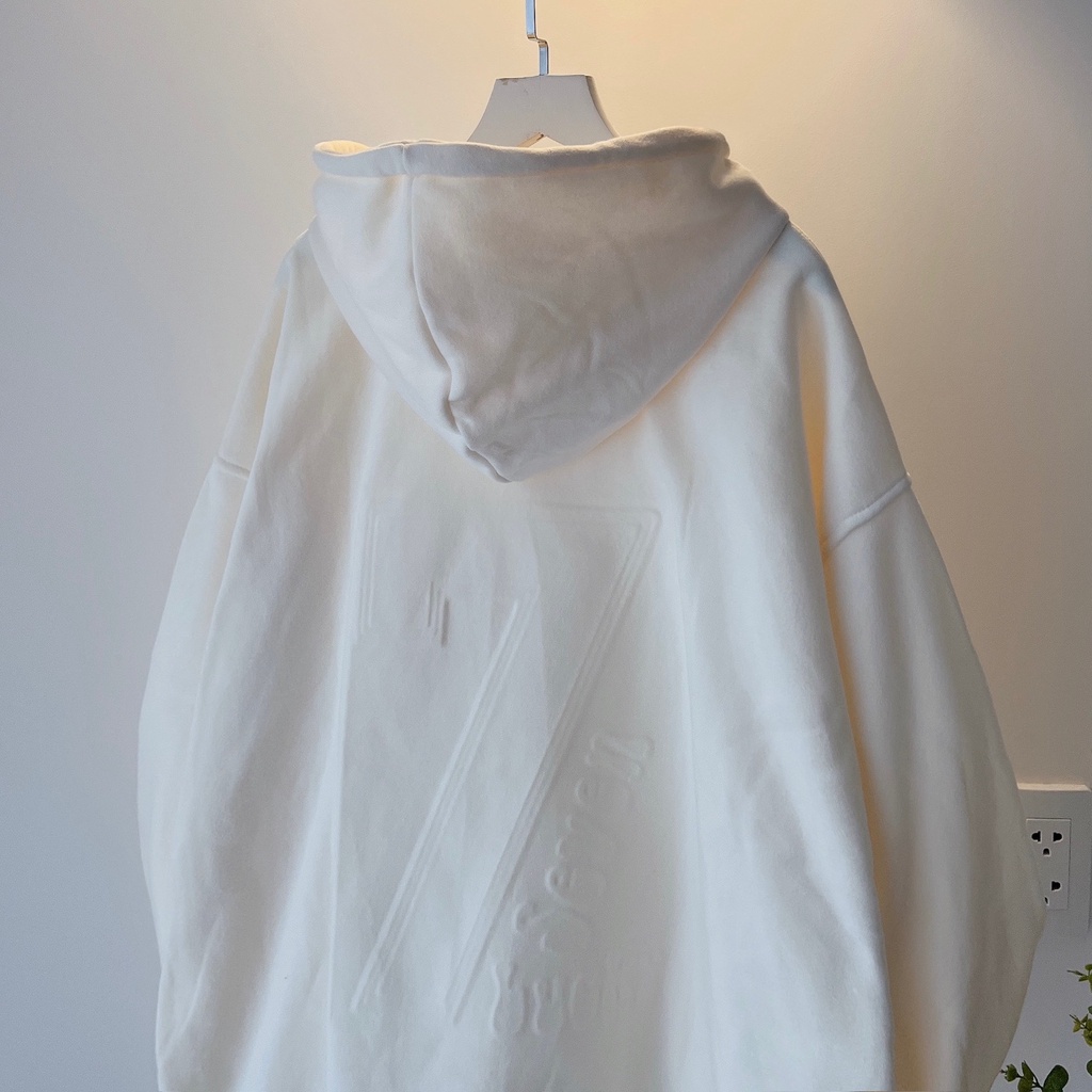 Áo Hoodie dập nổi 07 form rộng unisex (Ảnh shop chụp)
