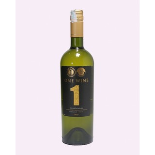 Vang trắng chile one wine chardonnay 2021 màu vàng ánh xanh nhẹ nhàng, quyến rũ