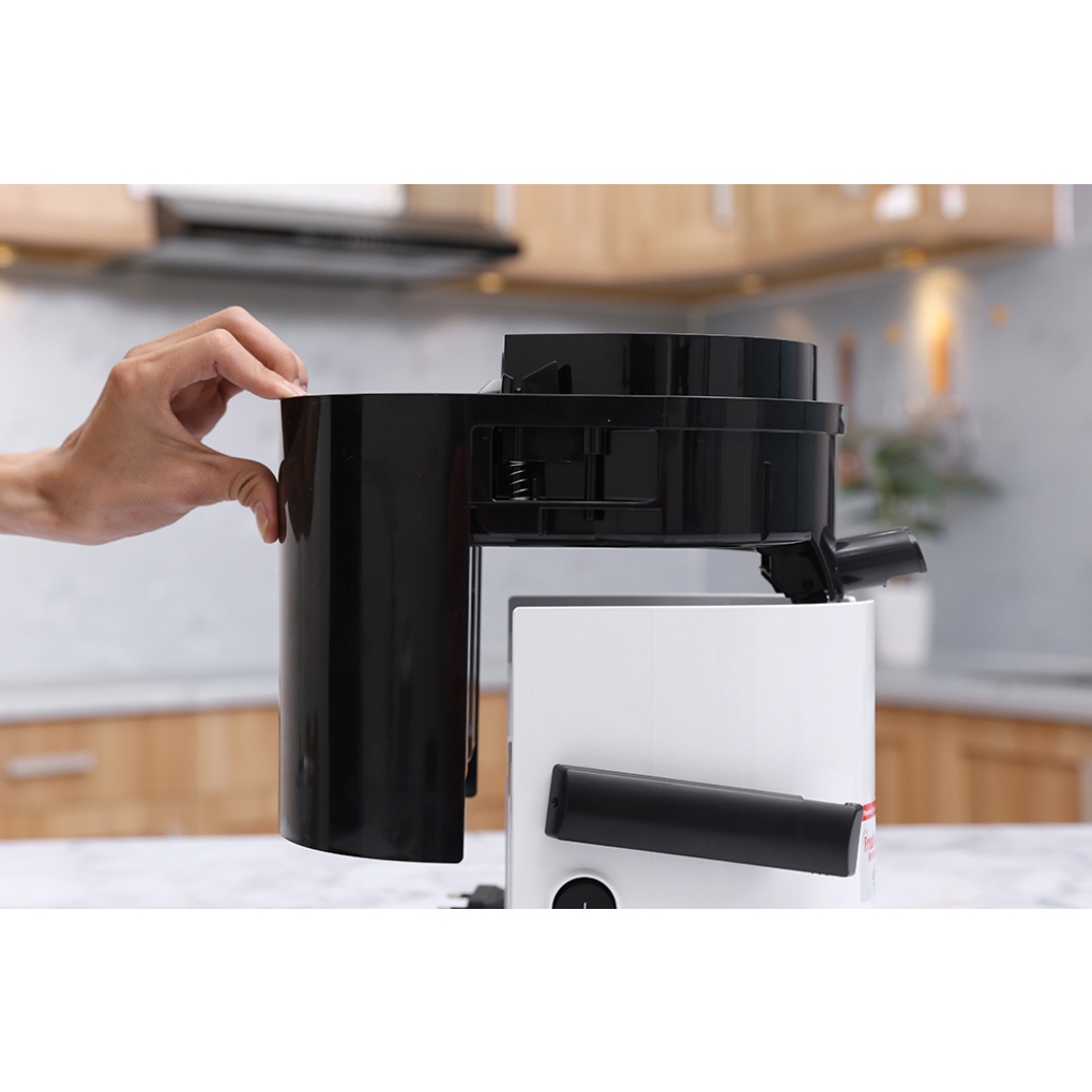 Máy ép trái cây Panasonic MJ-H100WRA