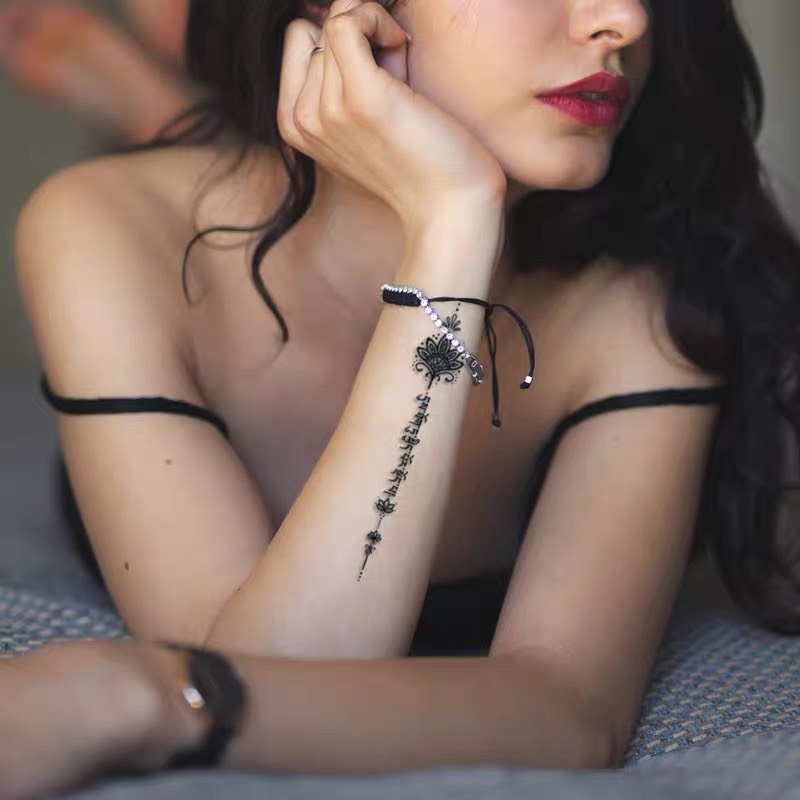 Hình Xăm Tạm Thời Nữ Hoa Văn Chữ Phạn Funtattoo T01 Kéo Dài 15 Ngày Chống Nước Chống Cọ Xát