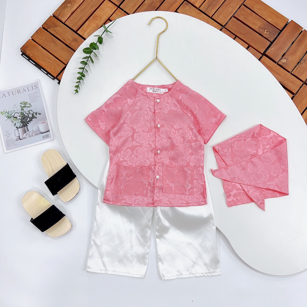 Bộ bà ba mẫu mới 2022 cho bé gái kèm khăn lụa đội đầu cho bé