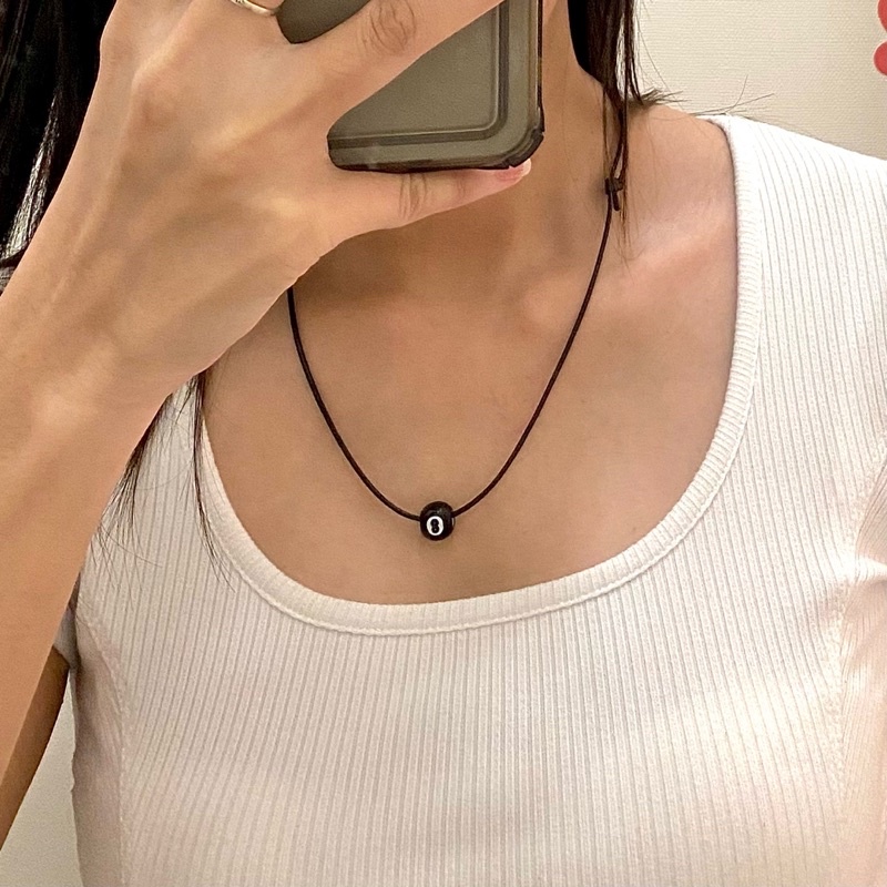 Vòng cổ dây da rút mặt số 8 bida đen