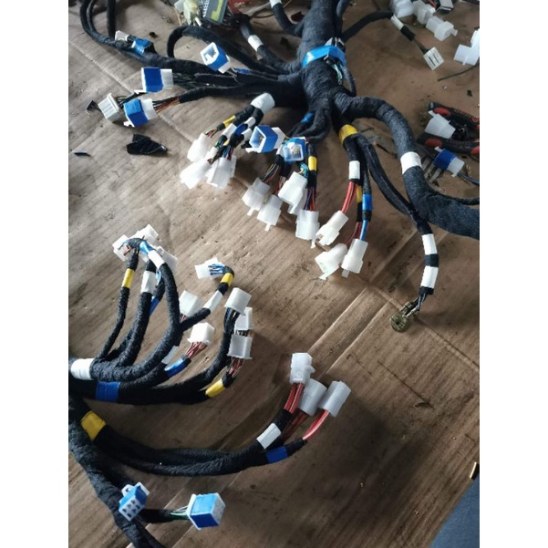 Băng keo, băng dính vải Tesa 51608 19mm x 25 m chuyên dùng quấn dây điện ô tô, xe máy....