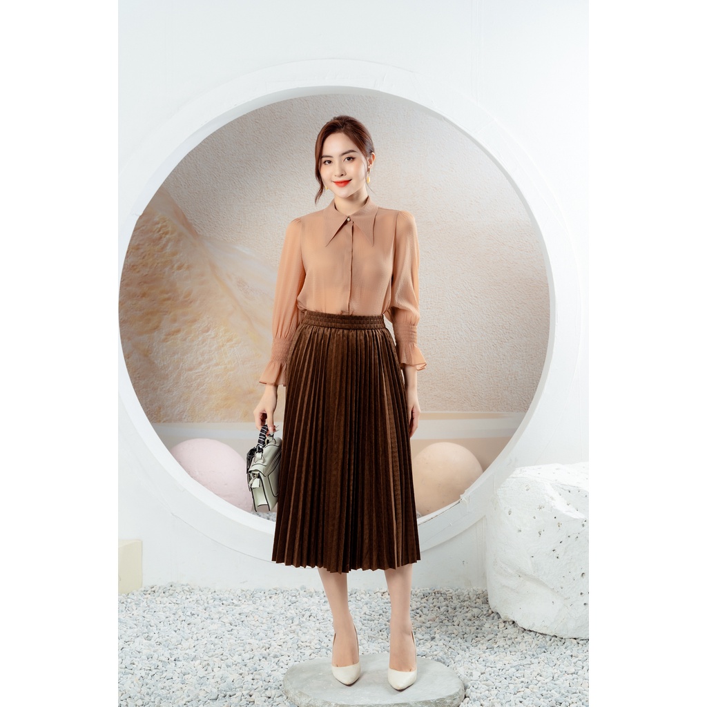 Chân váy nhung freesize cạp chun, họa tiết ô vuông chìm, dập nhăn hình quạt C252401