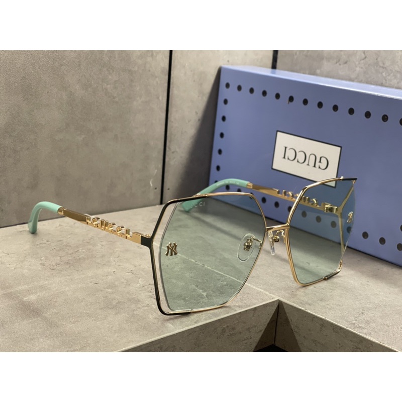 Kính mắt màu nữ