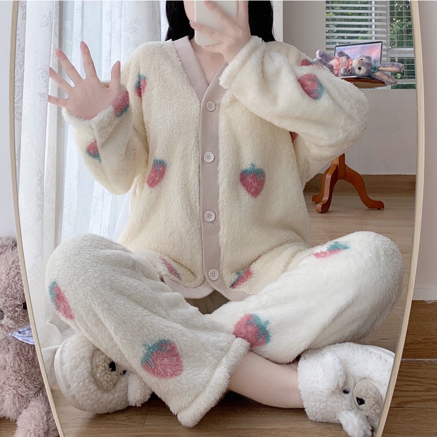 Bộ Đồ Ngủ Tay Dài Vải Lông Cừu San Hô In Chữ Sweet Age-Re Dux Ducis