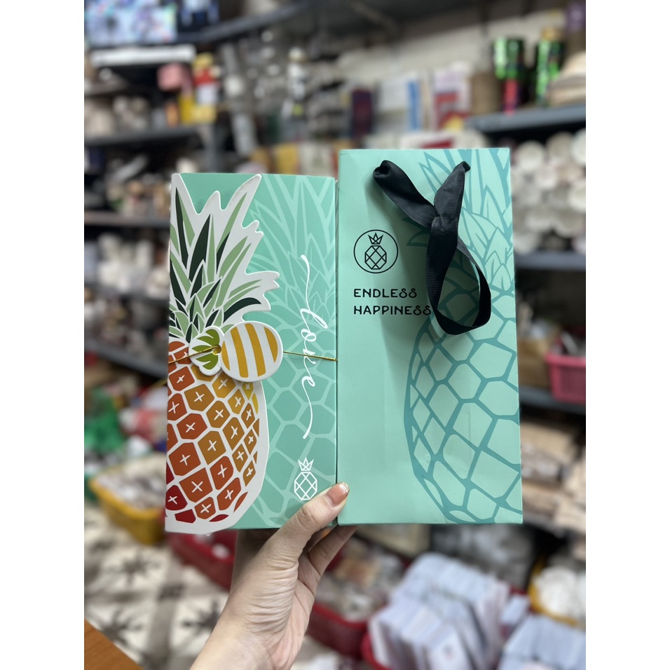1 set hộp và túi nhiều mẫ dùng để đựng bánh dứa hoặc các loại bánh quy