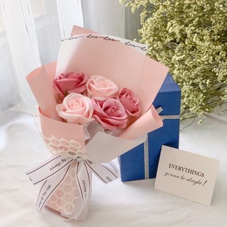 Giấy gói hoa viền chữ "Love"