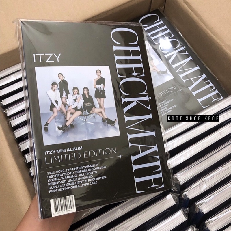 Bộ ảnh ITZY Checkmate