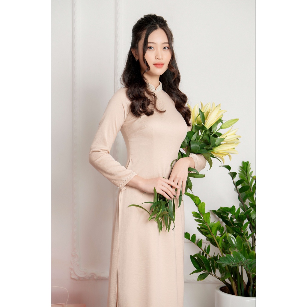 Áo dài chất lụa tây thi cổ truyền thống đính hạt màu be đậm by Quỳnh Hương