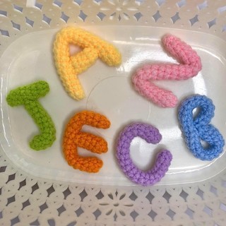 Móc khoá chữ cái (theo yêu cầu) bằng len