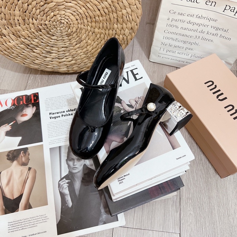 Giày nữ da bóng quai gắn hạt ngọc gót bạc Nguyên hộp hãng cao cấp