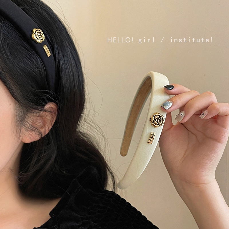 Cài tóc AY đơn giản thời trang dành cho nữ