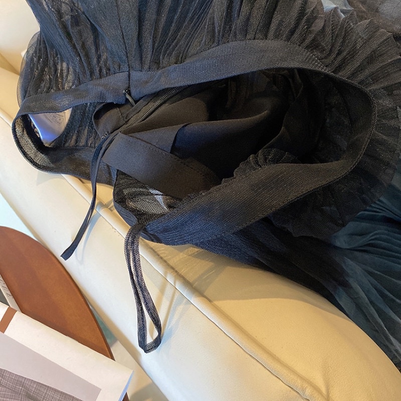 Chân váy ren dài xếp ly qccc