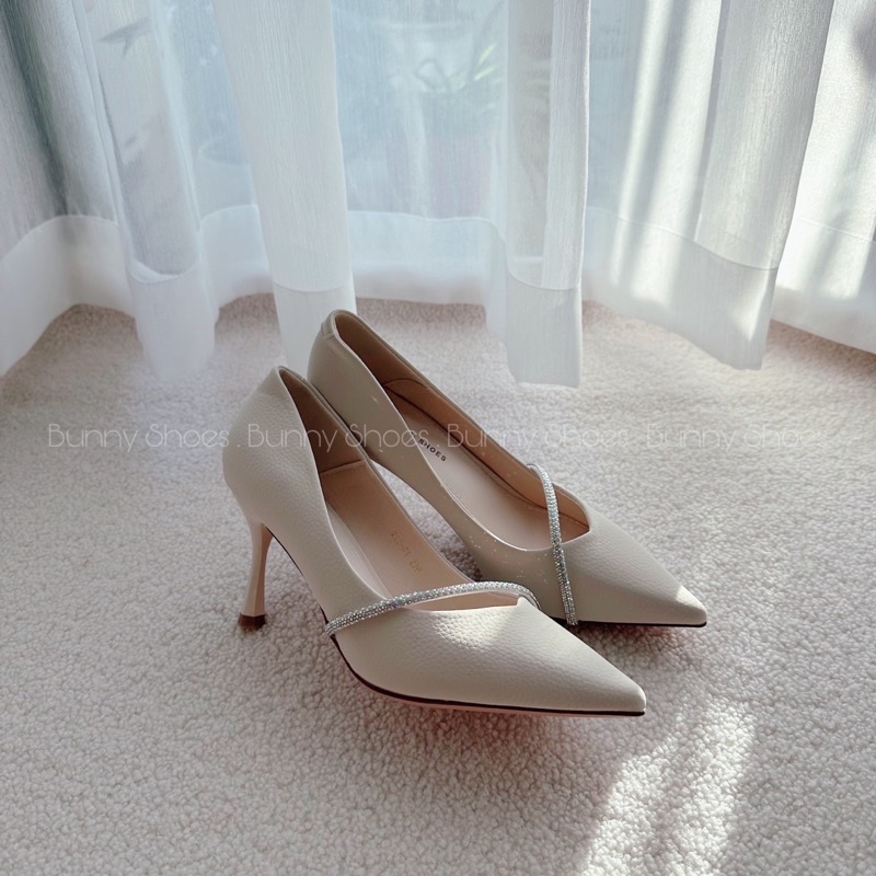 Giày cao gót quai đá chéo - Bunny Shoes