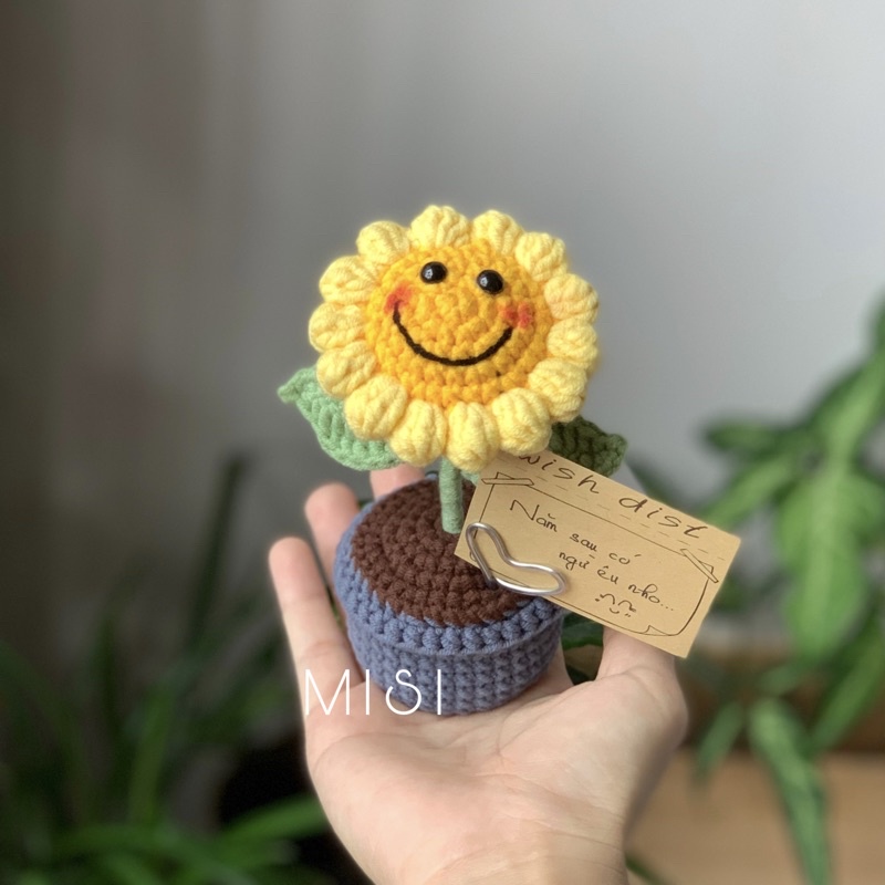 Chậu hoa mặt cười bằng len