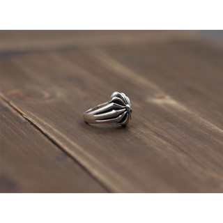 nhẫn chromehearts bông hoa