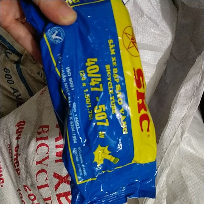 RUỘT SĂM XE ĐẠP 24X1.75 AV SAO VÀNG