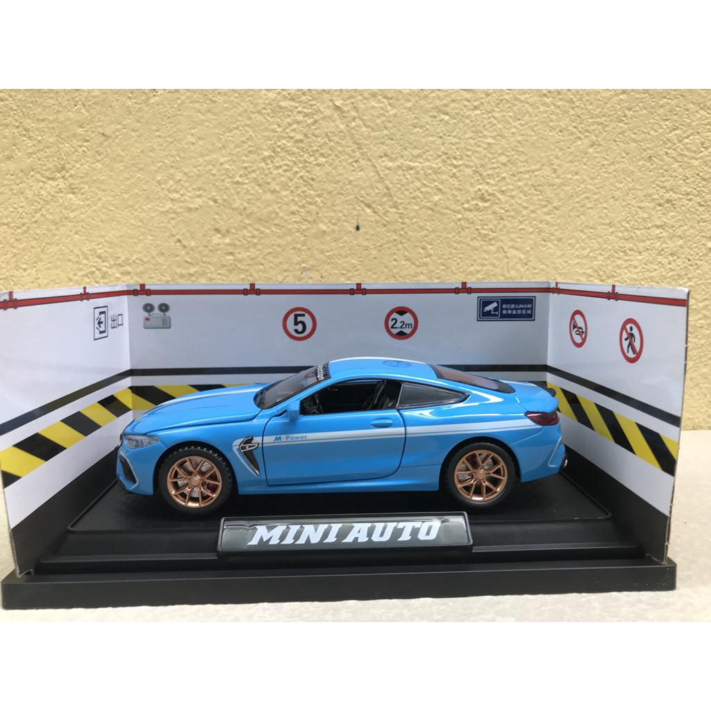 Mô hình xe ô tô BMW M8 2022 - 1:32