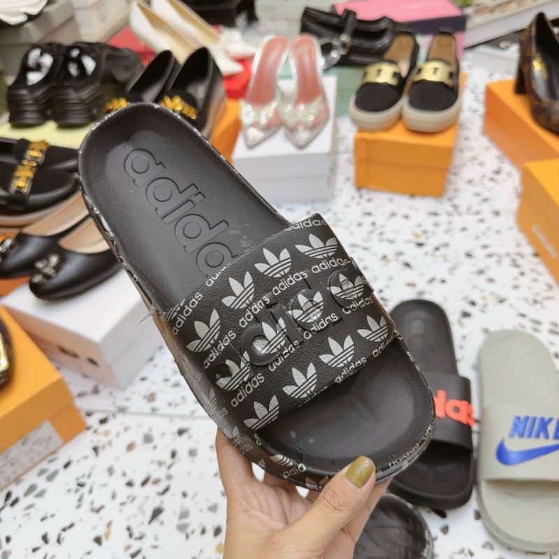 Dép đúc nguyên khối nam nữ