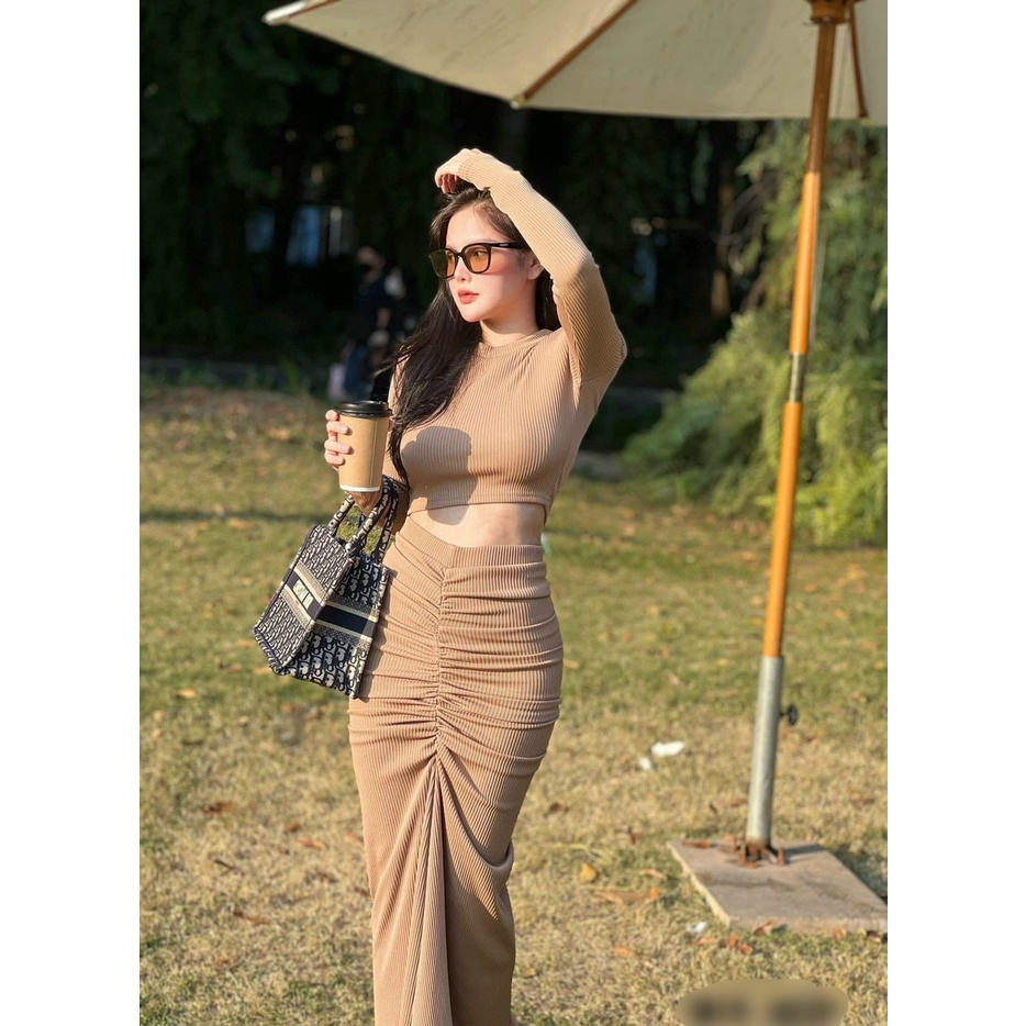 Set chân váy nhún kèm áo croptop tay dài