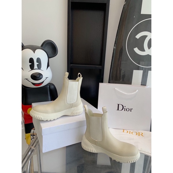 Giày bốt nữ phong cách cá tính siêu hot 2022 Dior CD cap cấp