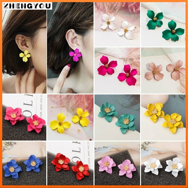 Bông tai hình hoa cúc thời trang cho nữ 2022
