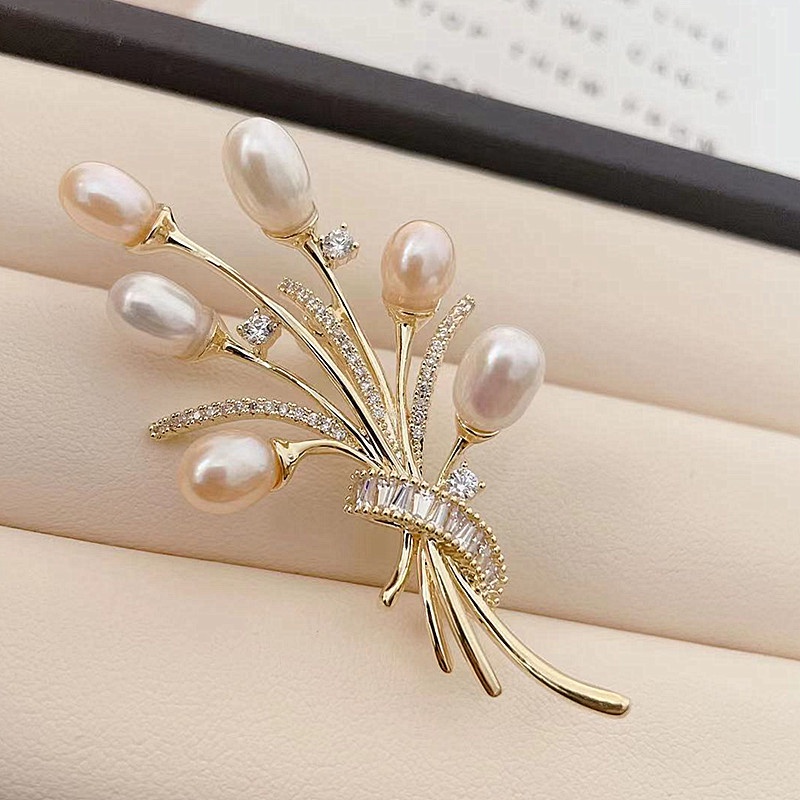 Ghim Cài Áo Hình Bó Hoa Đính Ngọc Trai Xinh Xắn