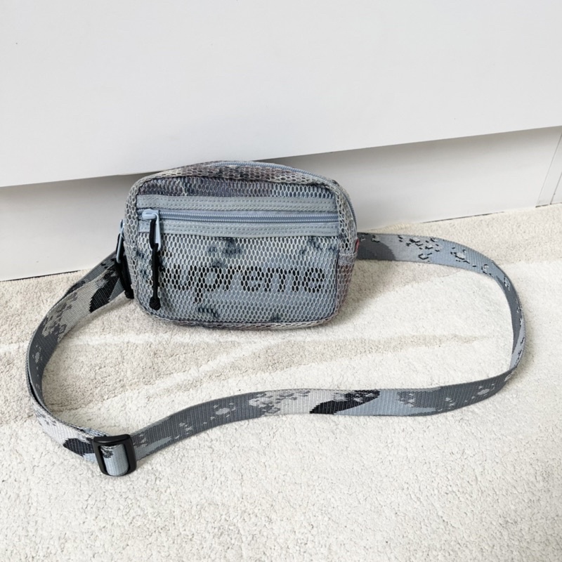 Túi supreme xanh đeo hông