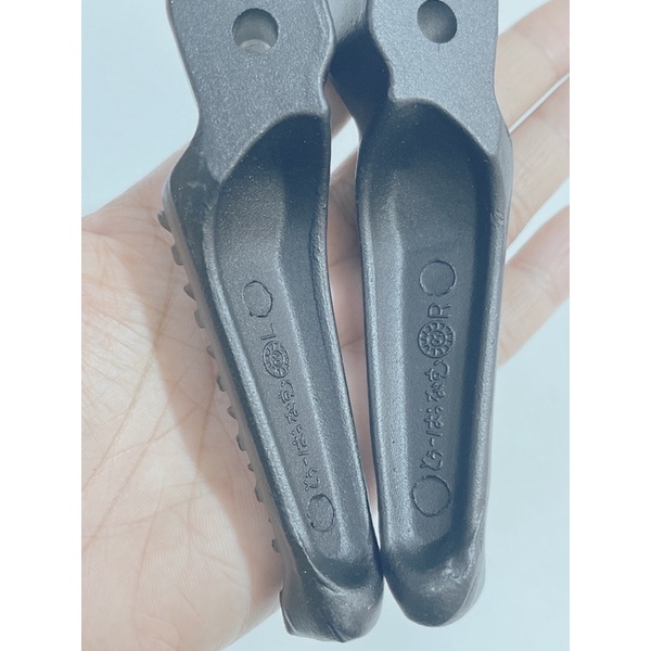 Gác chân sau nhôm mẫu cá xấu sáng bóng, bền bỉ lắp xe Honda Yamaha