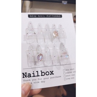 Nail box thiết kế phong cách Hàn Quốc đính đá bling bling